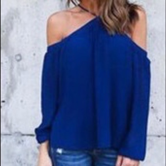 Tops - Off shoulder long sleeve blouse